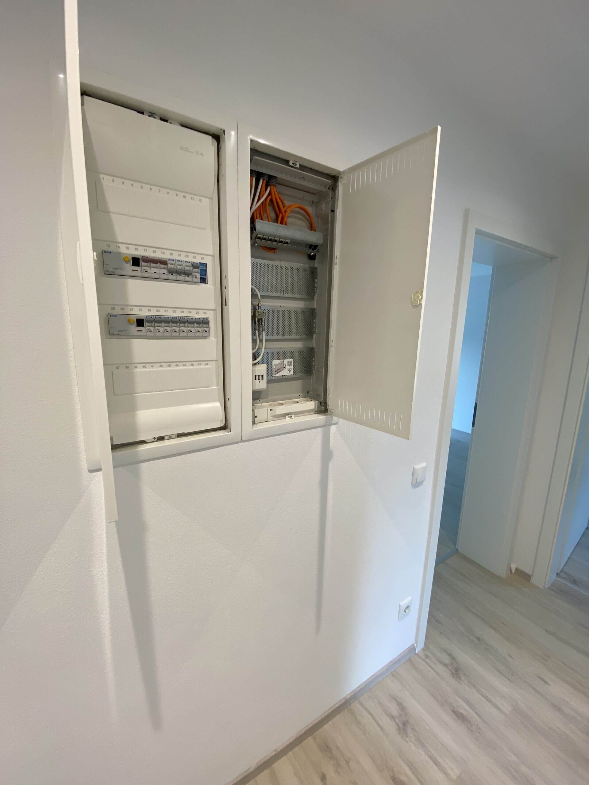 Wohnungssanierung Augsburg – Bodenbelag verlegt